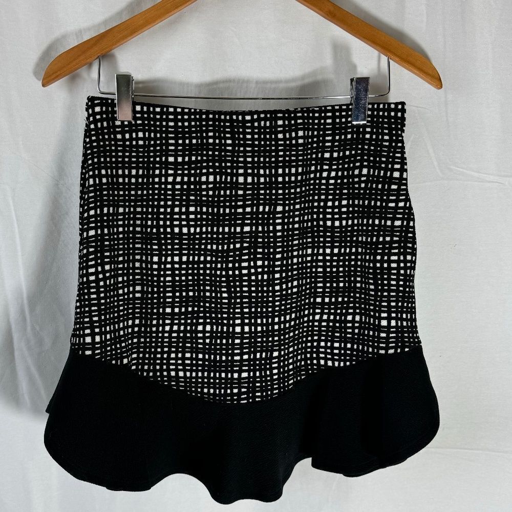 RED‎ Saks Fifth Avenue Abstract Black/White Windowpane Pull On Skirt Sz S